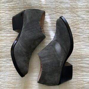Joie Anthropologie Gray Suede western ankle boots block heel wingtip